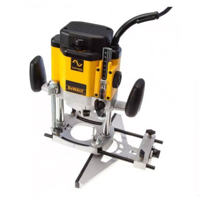 Фрезер DeWalt DW625E