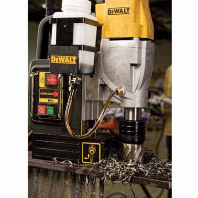 Дриль на магнітній стійці DeWALT DWE1622K