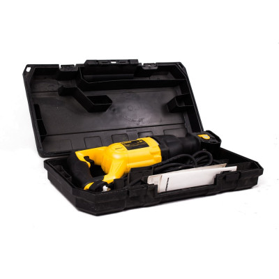 Сабельная пила DeWALT DWE305PK