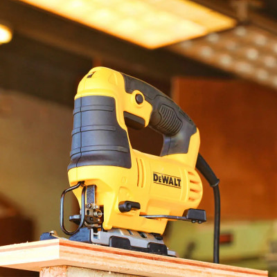 Лобзик електричний DeWALT DWE349