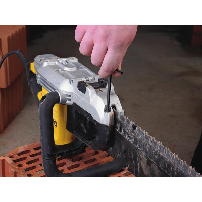 Пила Аллигатор DeWALT DWE398