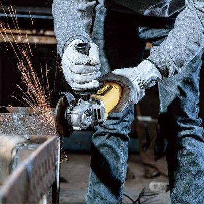 Кутова шліфмашина DeWALT DWE4117
