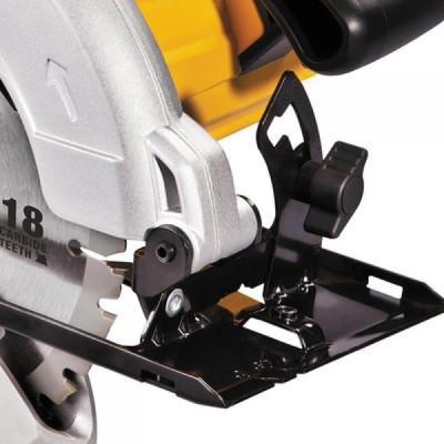 Дисковая пила DeWALT DWE560K