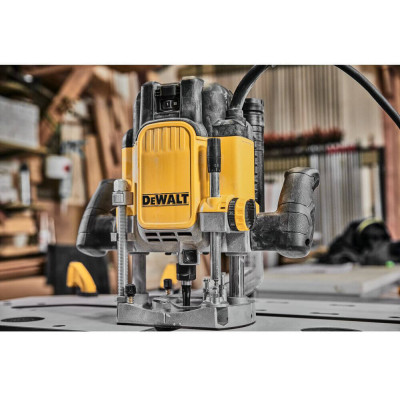 Фрезер багатофункціональний DeWALT DWE625KT