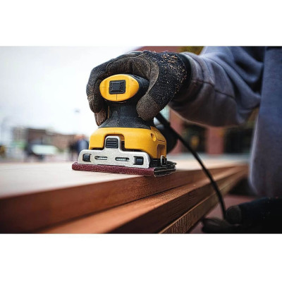 Вібраційна шліфмашина DeWALT DWE6411