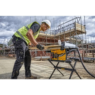 Циркулярная пила с подставкой DeWALT DWE7485RS