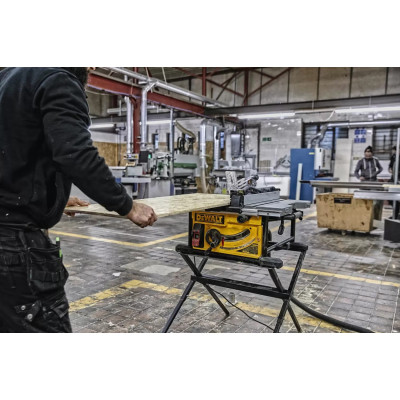 Циркулярна пила DeWALT DWE7492