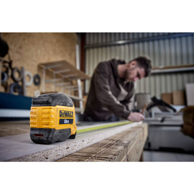 Рулетка DeWALT Tough 8 м 28 мм DWHT38128-0