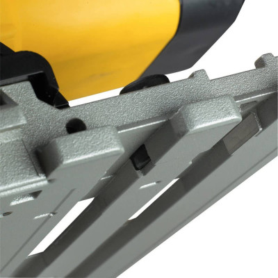 Занурювальна пила DeWALT DWS520KT