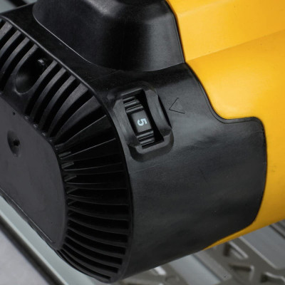 Занурювальна пила DeWALT DWS520KT
