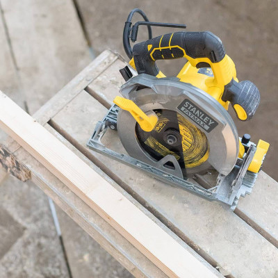 Дискова пила STANLEY FatMax FME301