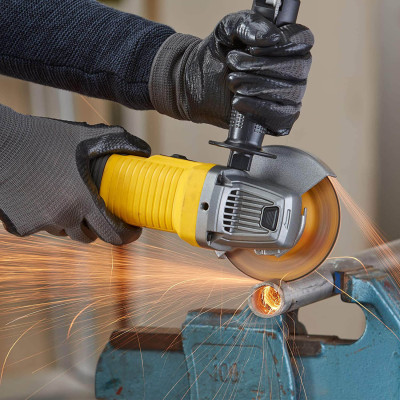 Угловая шлифмашина STANLEY FatMax FMEG220
