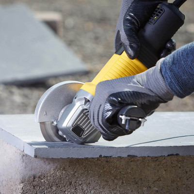 Угловая шлифмашина STANLEY FatMax FMEG220
