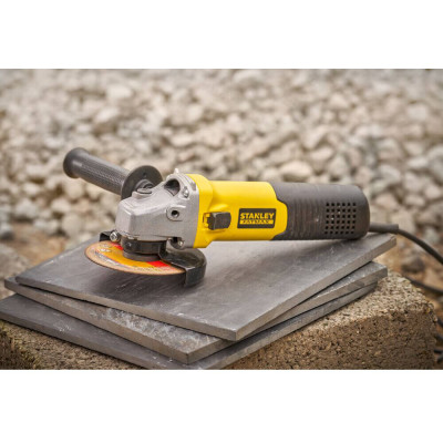 Кутова шліфмашина STANLEY FatMax FMEG225VS