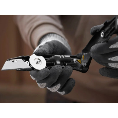 Нож с выдвижным лезвием STANLEY FatMax Heavy Duty FMHT10500-0