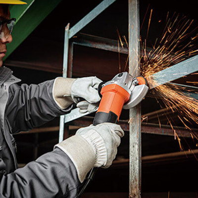 Угловая шлифмашина BLACK+DECKER G650