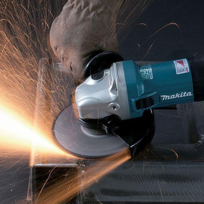 Угловая шлифмашина Makita GA 5040 C