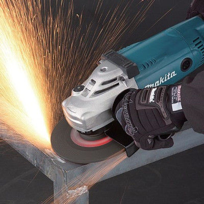 Угловая шлифмашина Makita GA 7020