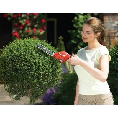Ножницы аккумуляторные для кустов и травы BLACK+DECKER GSL700KIT