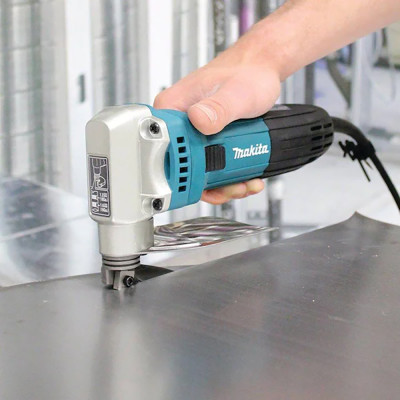 Листовые ножницы Makita JS1602