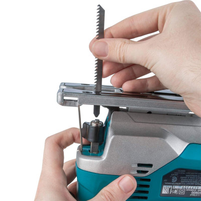 Лобзик електричний Makita JV0600K