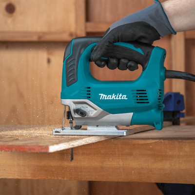 Лобзик електричний Makita JV0600K