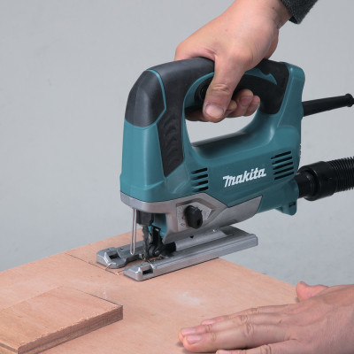 Лобзик електричний Makita JV0600K