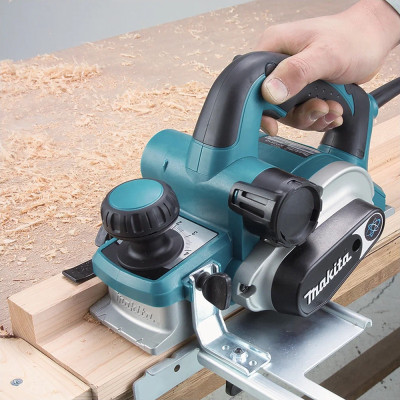 Рубанок електричний Makita KP0810C