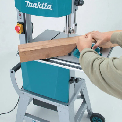 Стрічкова пила Makita LB1200F