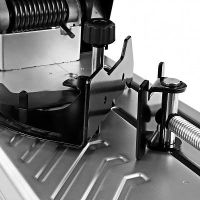 Монтажна пила Makita LW1400