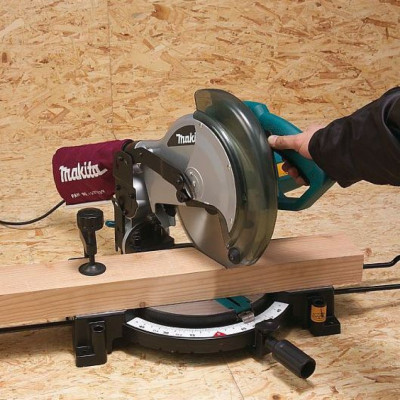 Торцювальна пила Makita MLS100