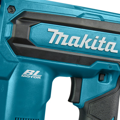 Штифтозабивной пистолет аккумуляторный Makita PT001GD101
