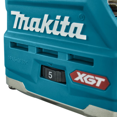Фрезер аккумуляторный кромочный Makita RT001GM210