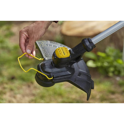 Набір акумуляторних садових інструментів STANLEY FatMax SFMCCS630M1+SFMCST933M1