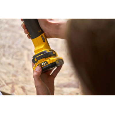 Многофункциональный инструмент (Реноватор) аккумуляторный STANLEY FATMAX SFMCE500D2K
