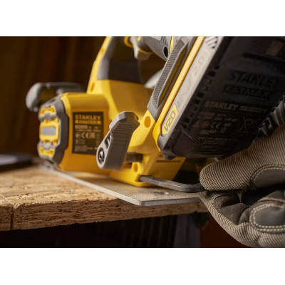 Дисковая пила аккумуляторная STANLEY FatMax SFMCS550B без АКБ