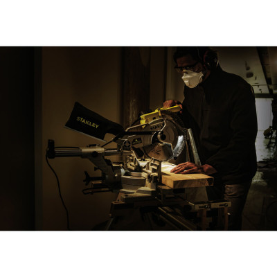 Пила торцювальна мережева STANLEY SM18