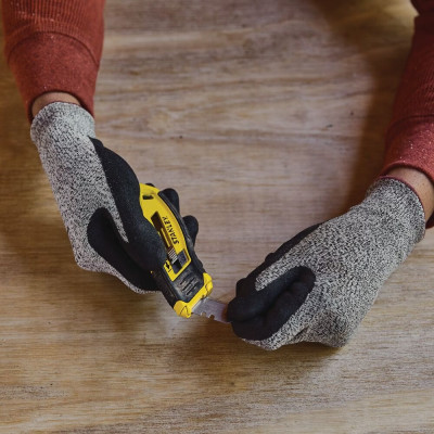 Нож с выдвижным лезвием STANLEY Control-Grip STHT10432-0