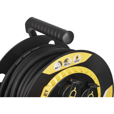 Удлинитель на катушке 4 розетки 20 м STANLEY SXCR-111