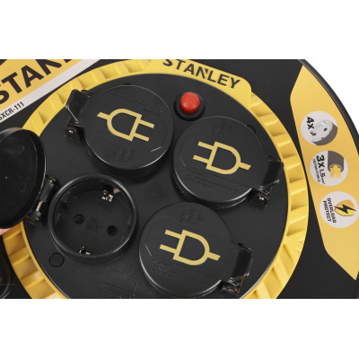 Удлинитель на катушке 4 розетки 20 м STANLEY SXCR-111
