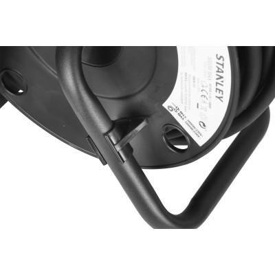 Удлинитель на катушке 4 розетки 20 м STANLEY SXCR-111