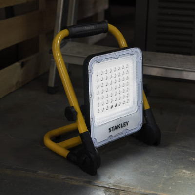 Прожектор світлодіодний акумуляторний STANLEY SXLS37177E