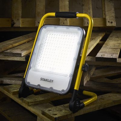 Прожектор светодиодный аккумуляторный STANLEY SXLS37178E