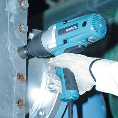 Гайковёрт ударный Makita TW0200