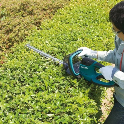 Кущоріз електричний Makita UH5570